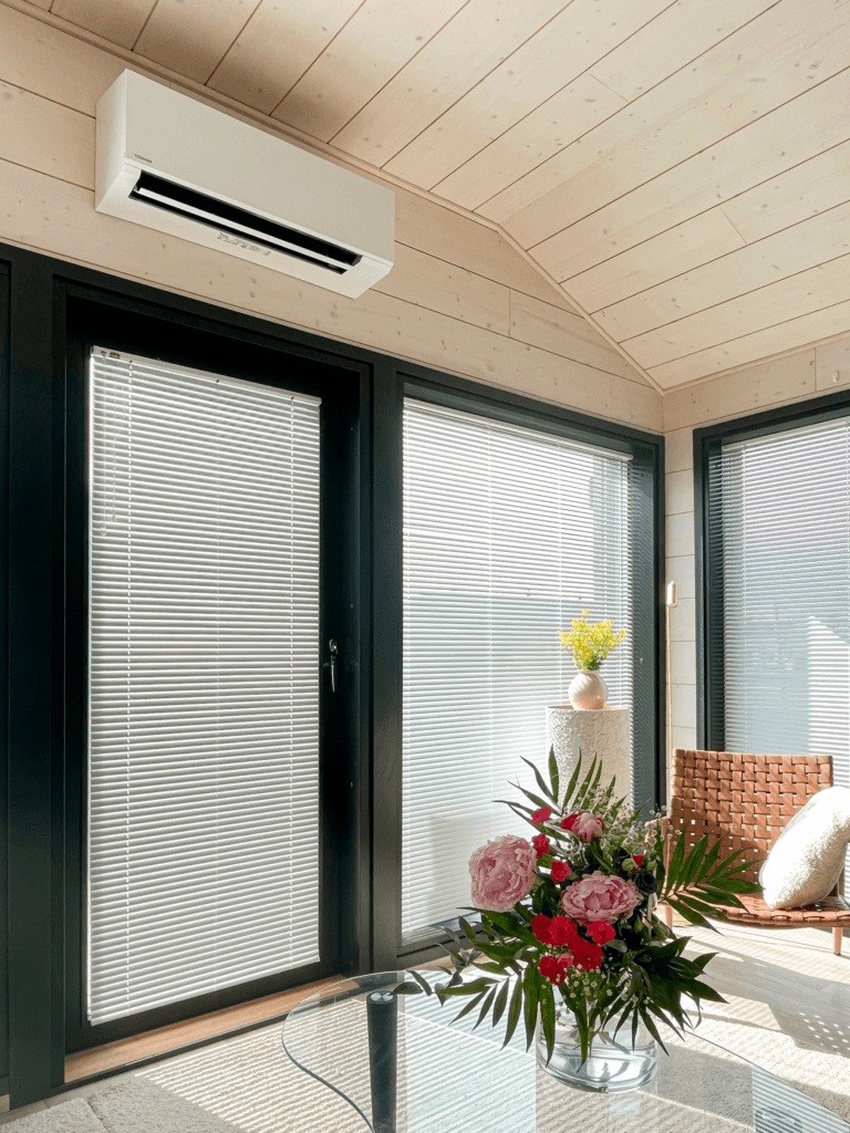 Toshiba Polar+ White