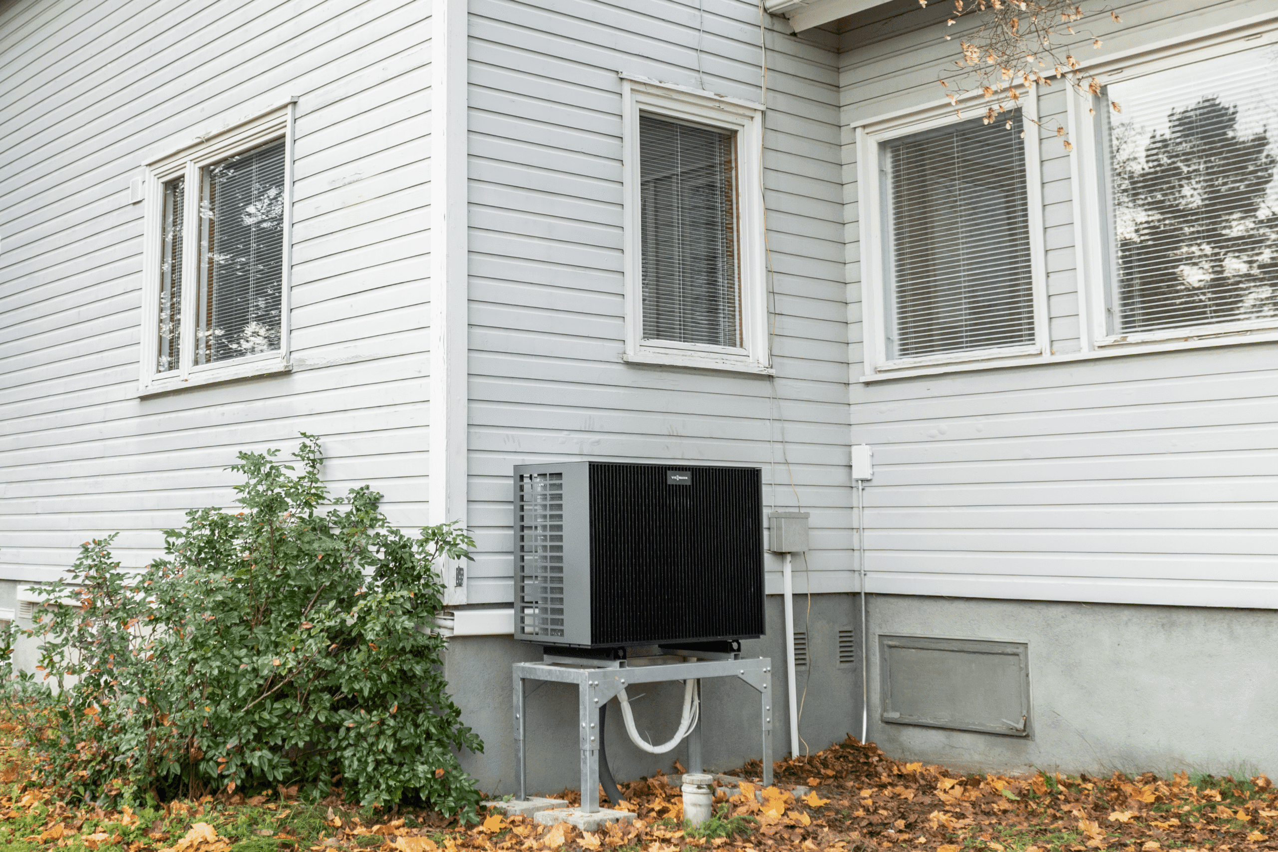 Ilma-vesilämpöpumppu asennettuna